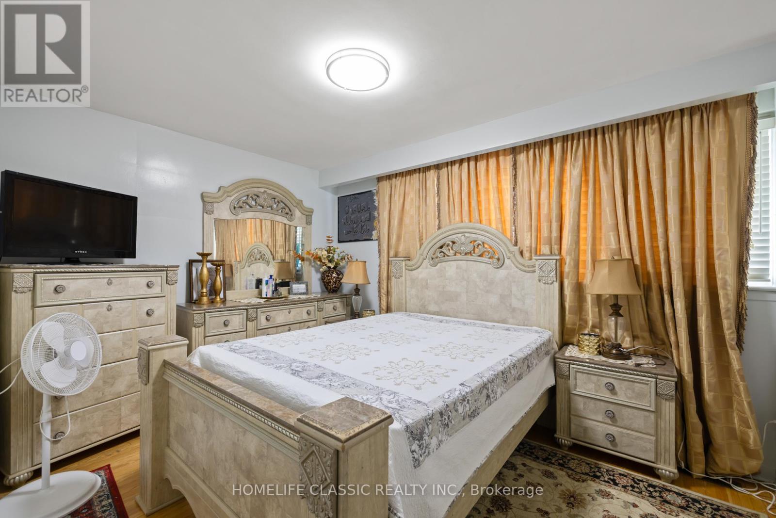 83 John Garland Boulevard, Toronto, Ontario  M9V 1N5 - Photo 8 - W12148234
