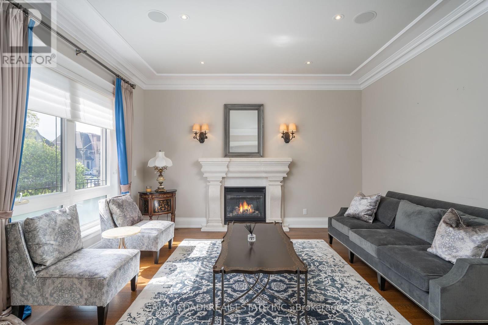 1689 Carolyn Road, Mississauga, Ontario  L5M 2C9 - Photo 5 - W12148264