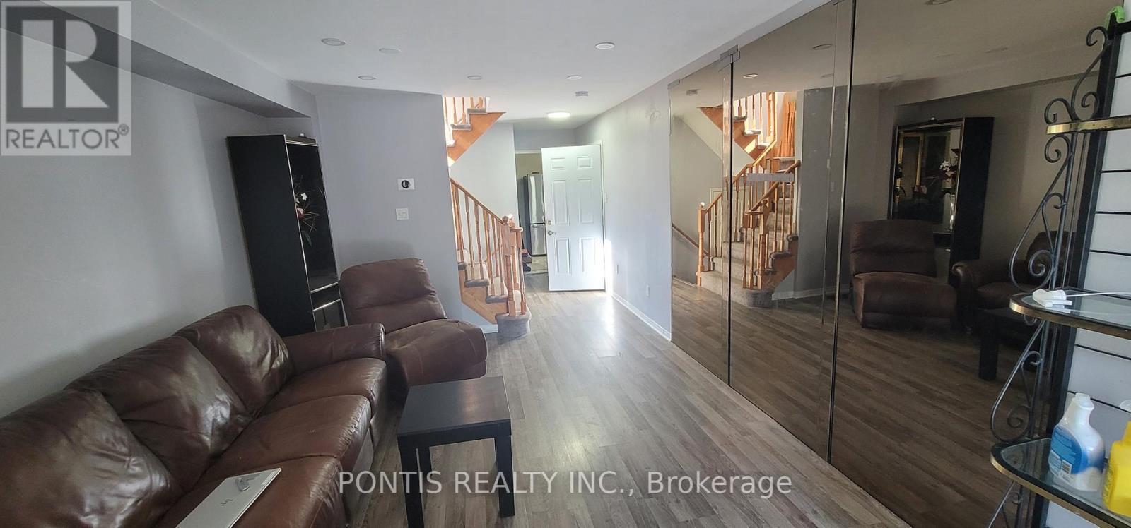 Upper - 28 Stable Gate Parkway N, Brampton, Ontario  L7A 1R5 - Photo 4 - W12148273