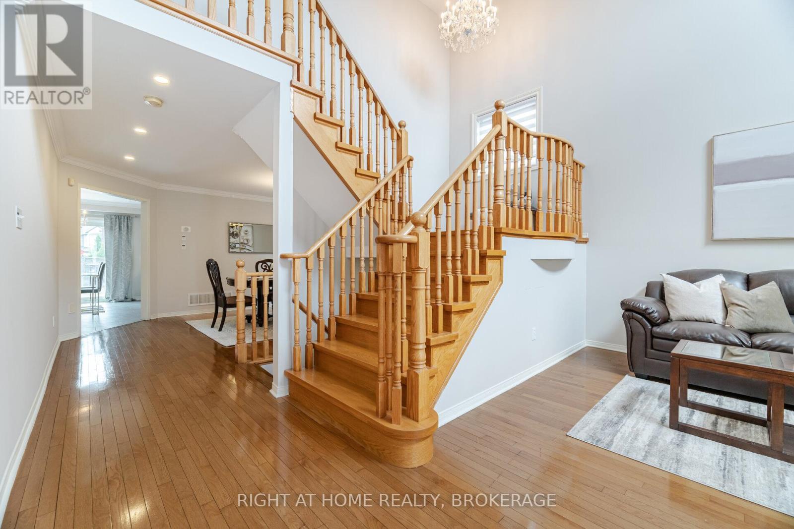 5467 Blue Spruce Avenue, Burlington, Ontario  L7L 7C6 - Photo 24 - W12148306