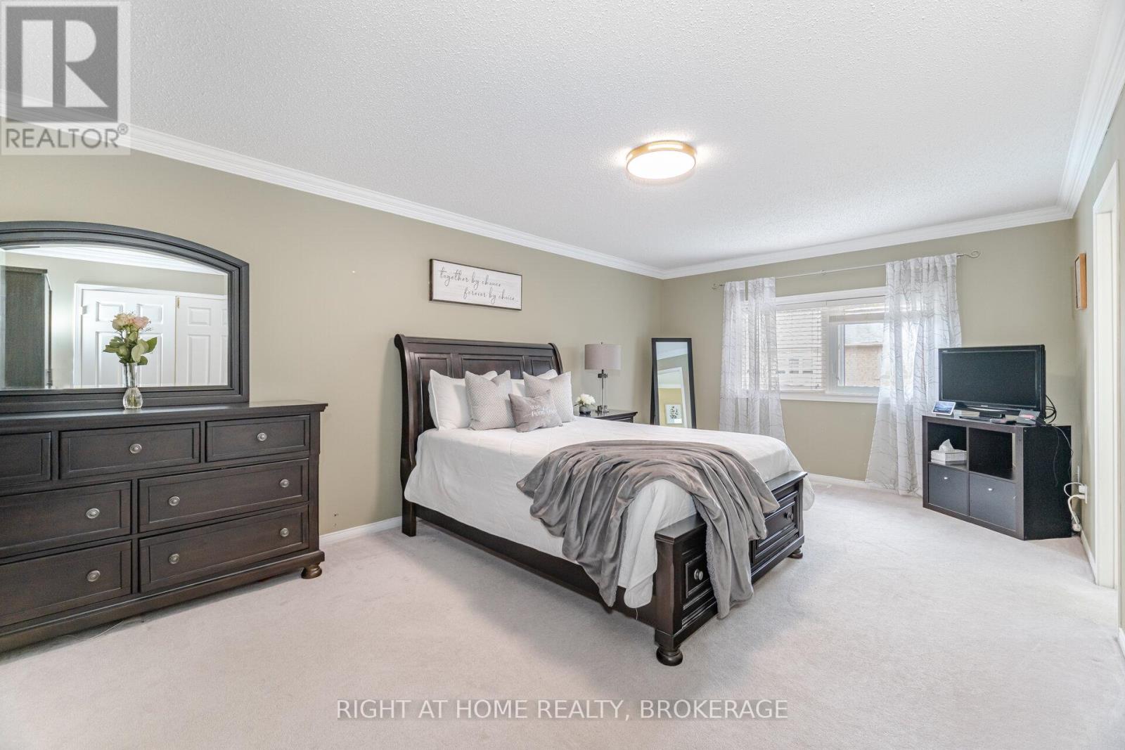 5467 Blue Spruce Avenue, Burlington, Ontario  L7L 7C6 - Photo 28 - W12148306