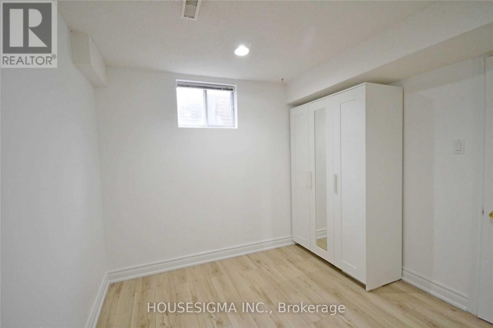 BSMT - 95 ORSETT STREET, oakville (cp college park), Ontario