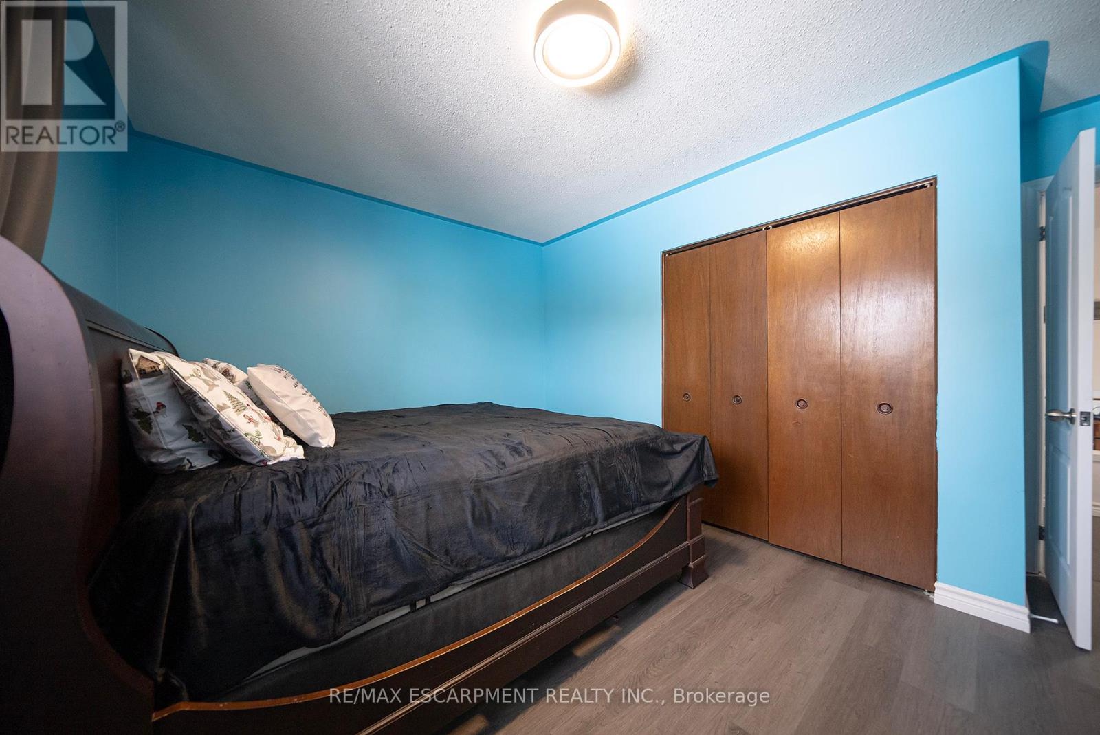 70 Oak Street, Brantford, Ontario  N3T 2B1 - Photo 18 - X12148258