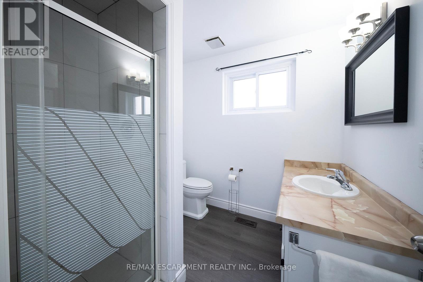 70 Oak Street, Brantford, Ontario  N3T 2B1 - Photo 24 - X12148258