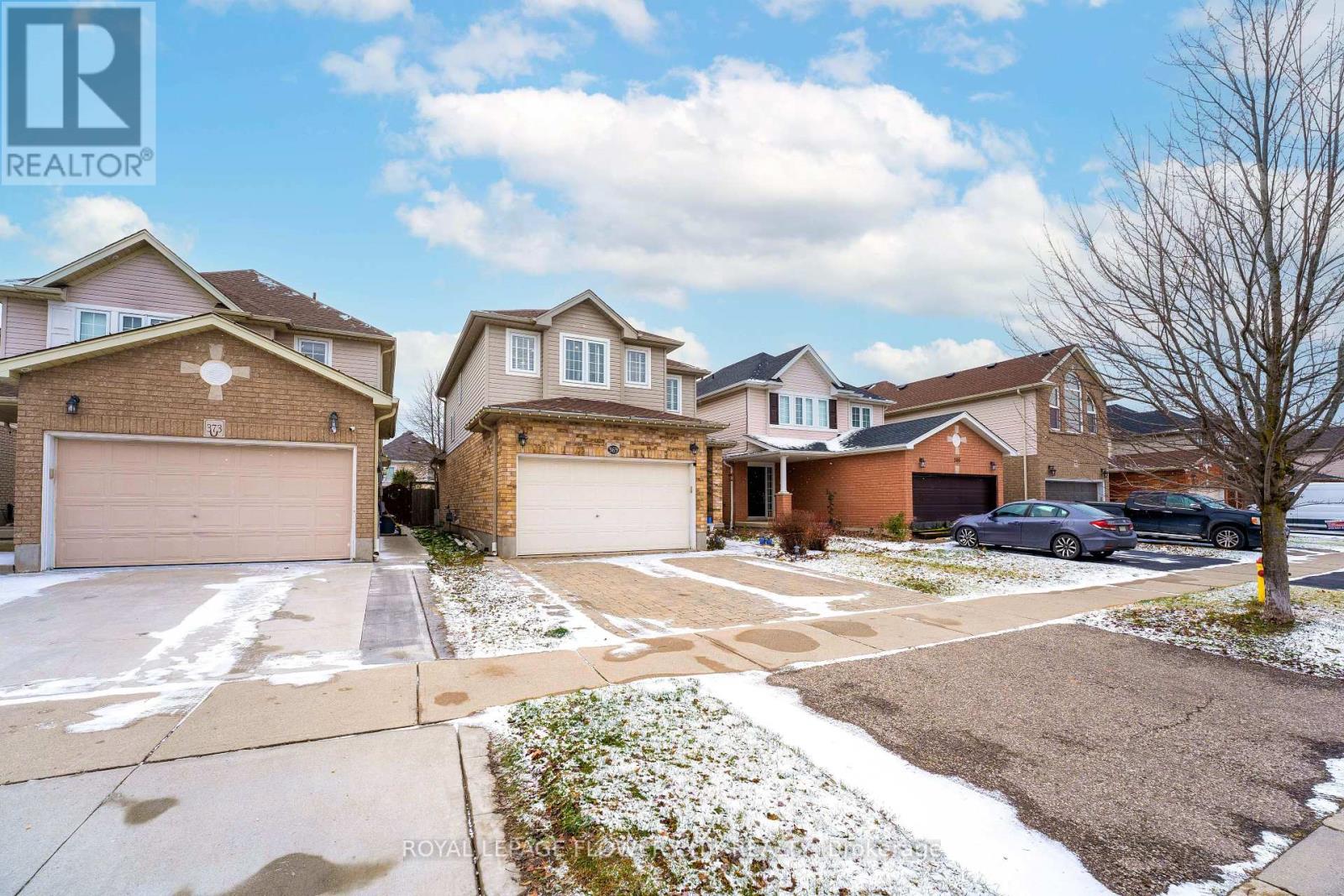 369 Thomas Slee Drive, Kitchener, Ontario  N2P 2X5 - Photo 6 - X12148308