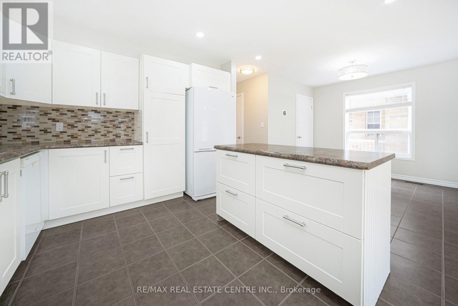 95 Houghton Street, Cambridge, Ontario  N3C 4L2 - Photo 13 - X12148361