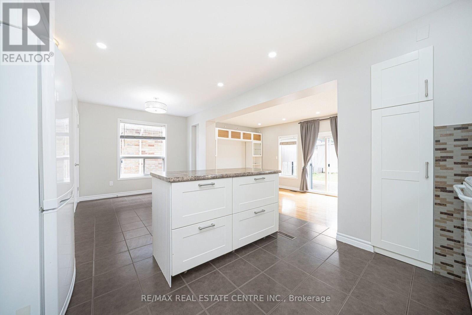 95 Houghton Street, Cambridge, Ontario  N3C 4L2 - Photo 14 - X12148361