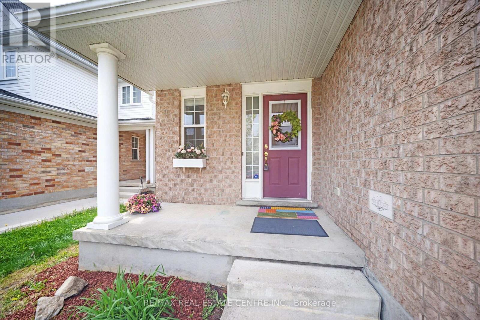 95 Houghton Street, Cambridge, Ontario  N3C 4L2 - Photo 3 - X12148361