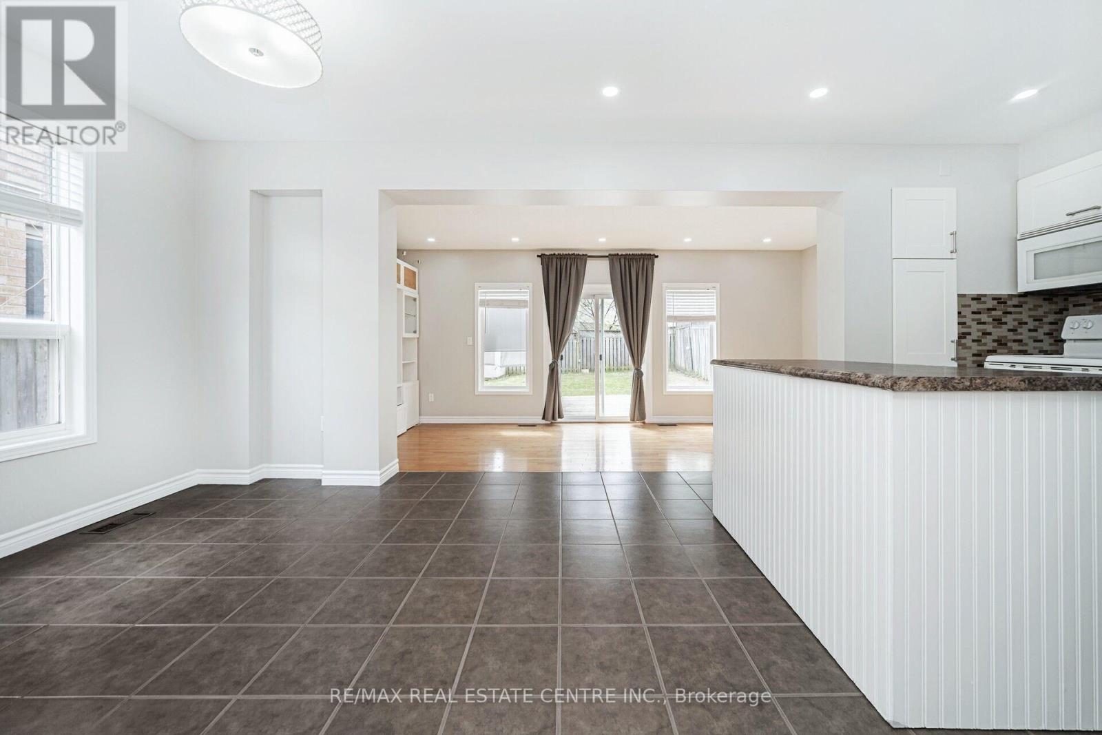 95 Houghton Street, Cambridge, Ontario  N3C 4L2 - Photo 8 - X12148361