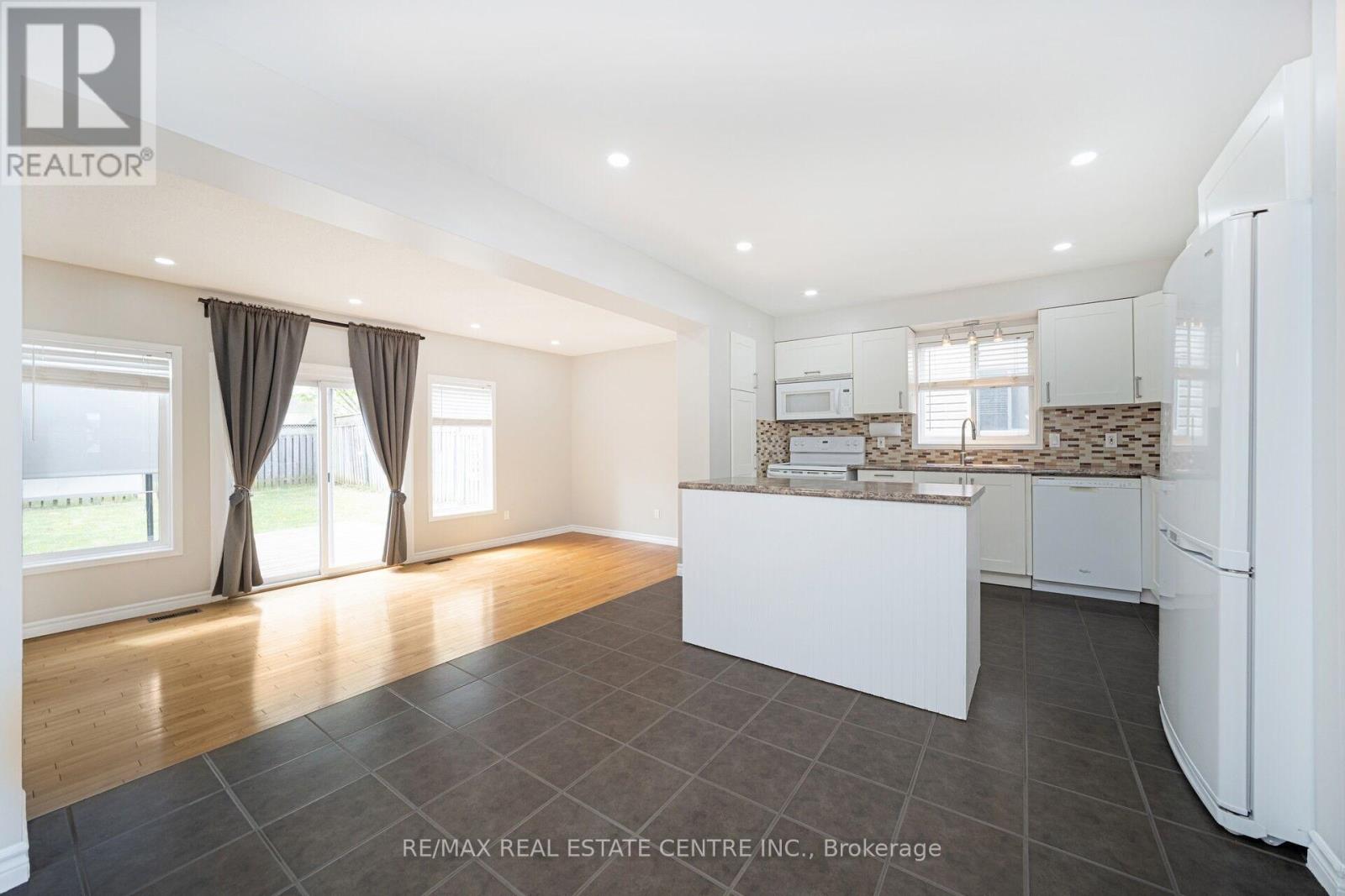 95 Houghton Street, Cambridge, Ontario  N3C 4L2 - Photo 9 - X12148361