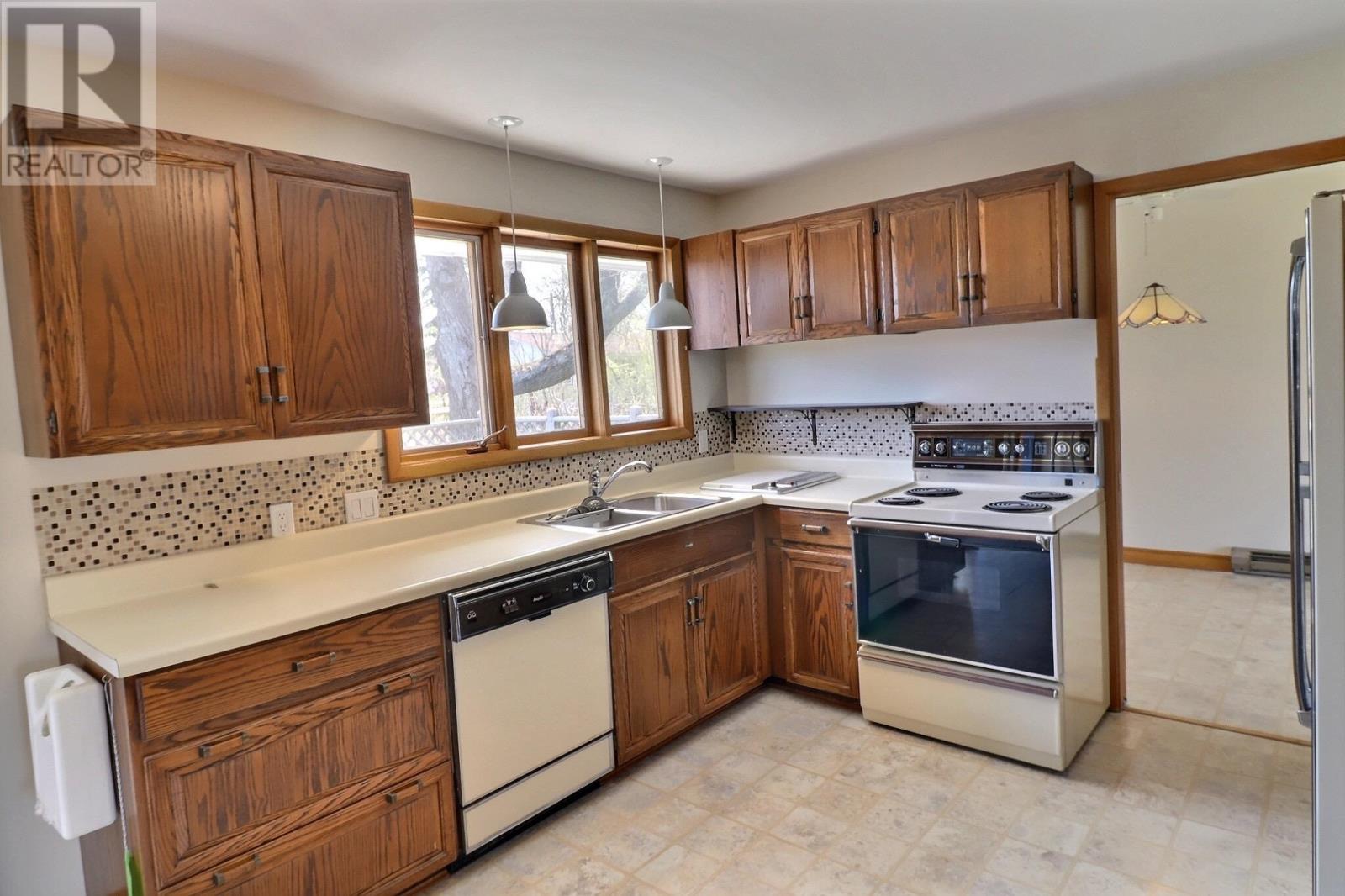 Property at 34 MacKay Drive image 3