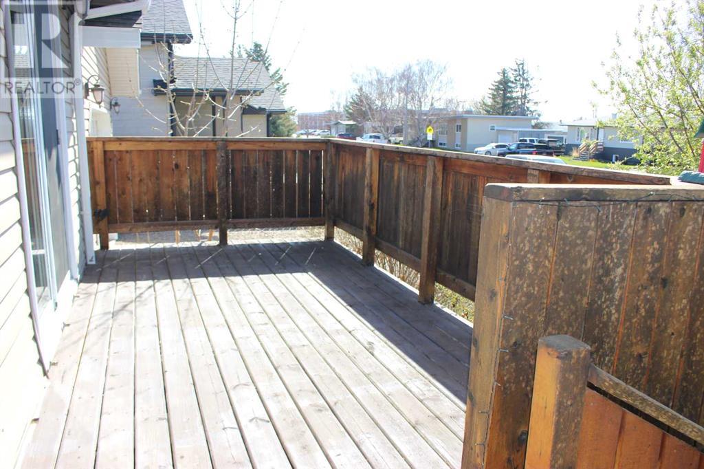 554 Rogers Avenue, Picture Butte, Alberta  T0K 1V0 - Photo 2 - A2216383