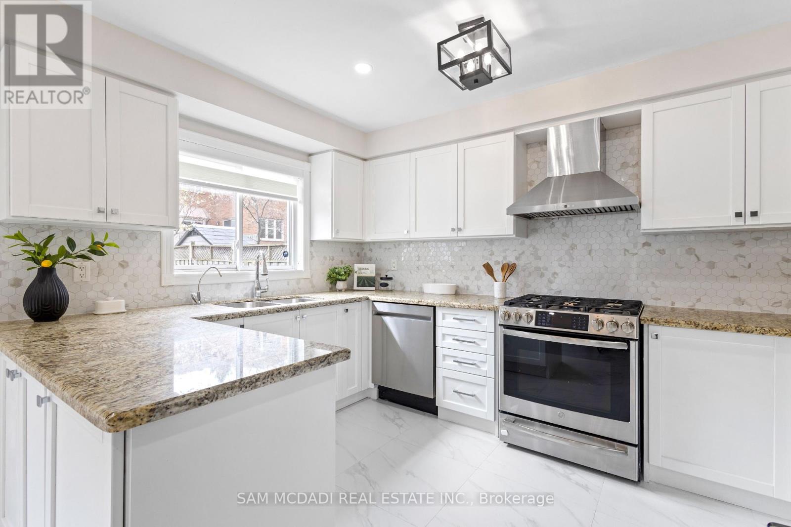 3100 The Collegeway, Mississauga (Erin Mills), Ontario  L5L 4X8 - Photo 11 - W12148212
