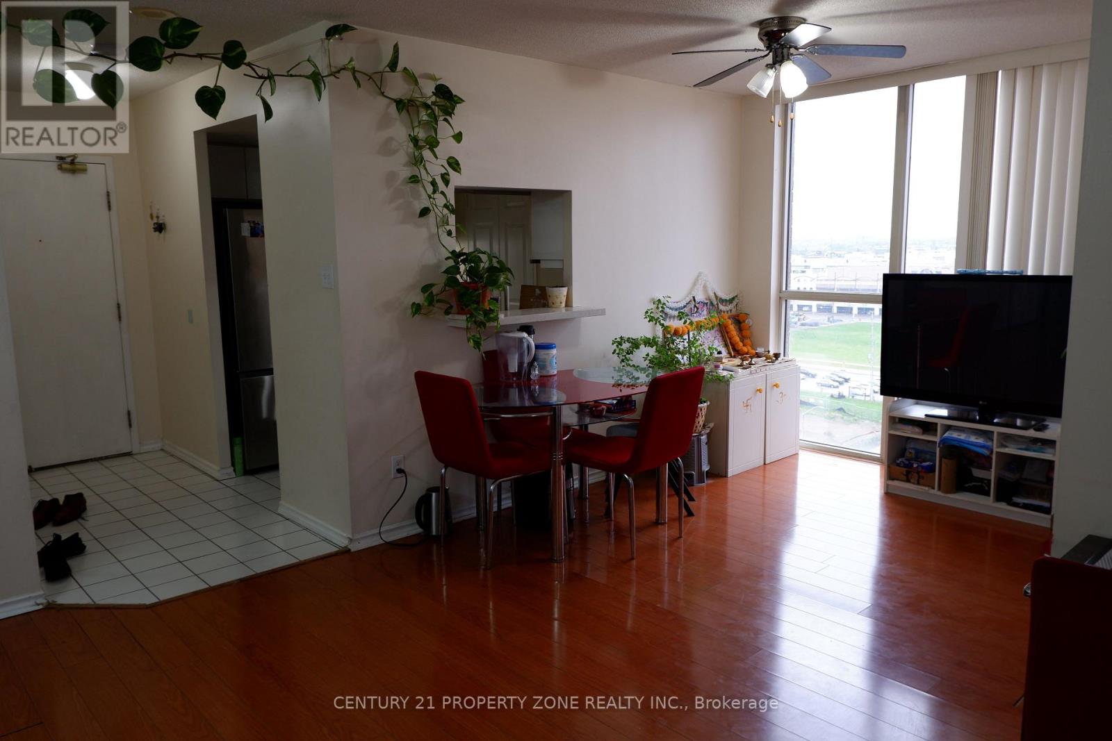 1410 - 285 Enfield Place, Mississauga, Ontario  L5B 3Y6 - Photo 13 - W12141302