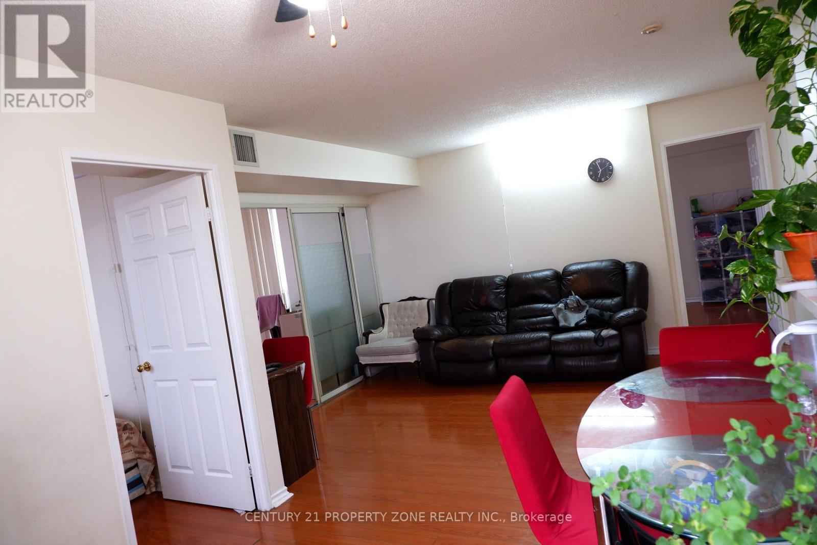 1410 - 285 Enfield Place, Mississauga, Ontario  L5B 3Y6 - Photo 10 - W12141302