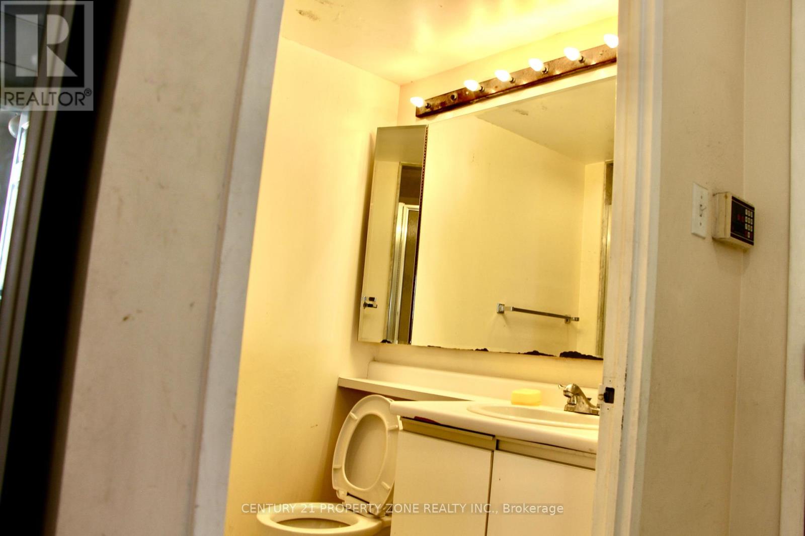 1410 - 285 Enfield Place, Mississauga, Ontario  L5B 3Y6 - Photo 32 - W12141302