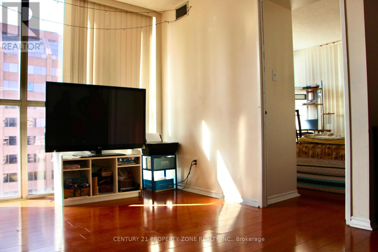 1410 - 285 Enfield Place, Mississauga, Ontario  L5B 3Y6 - Photo 14 - W12141302