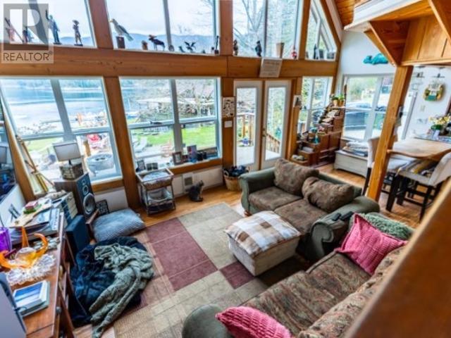 10052 Malaspina Rd, Powell River, British Columbia  V8A 0G3 - Photo 12 - 18960