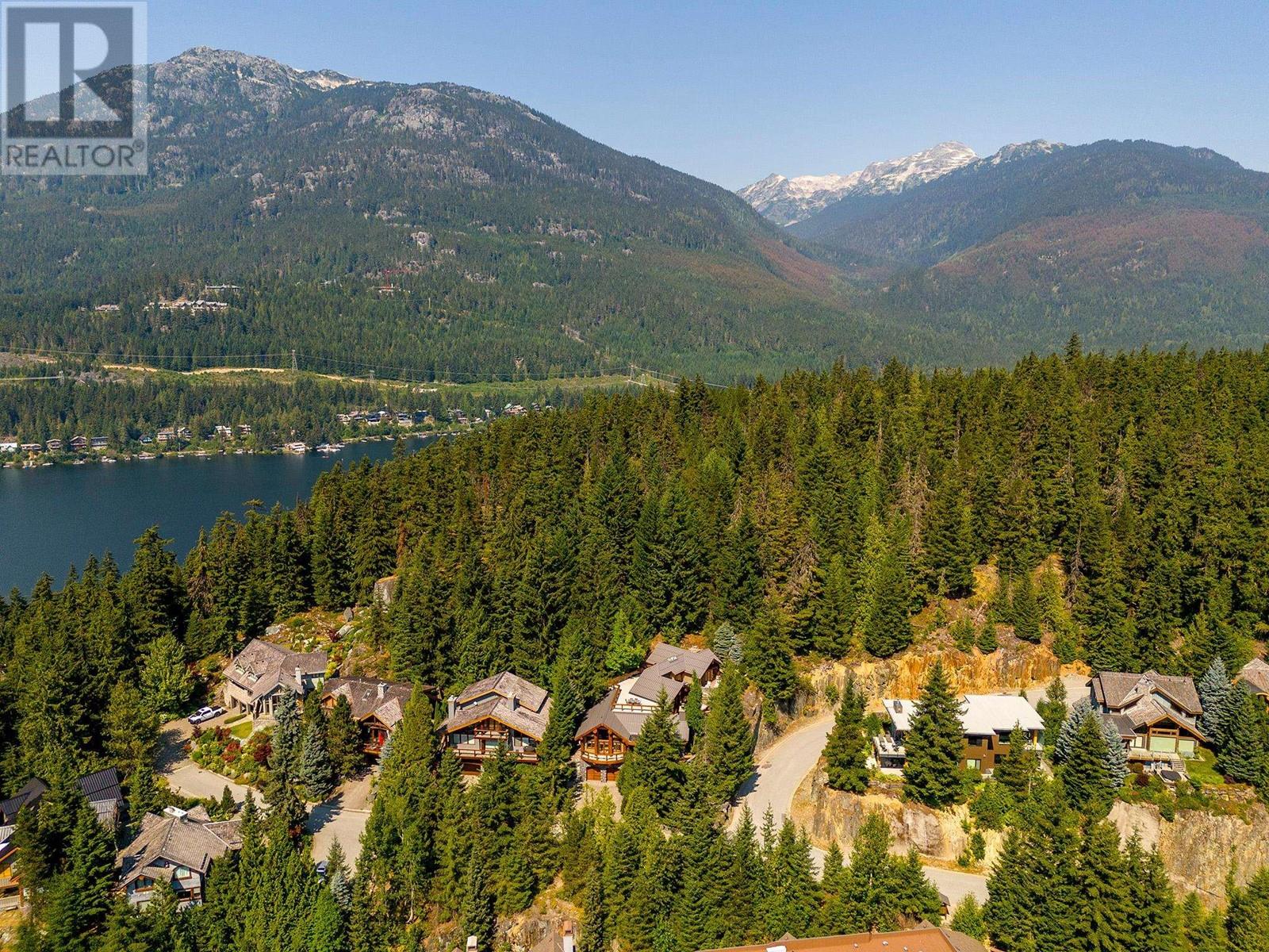 3220 Peak Drive, Whistler, British Columbia  V8E 0V4 - Photo 2 - R2889102