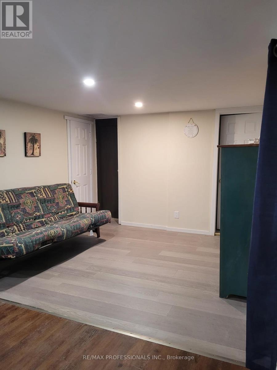 63 Beck Street, Wasaga Beach, Ontario  L9Z 2K9 - Photo 13 - S12109130