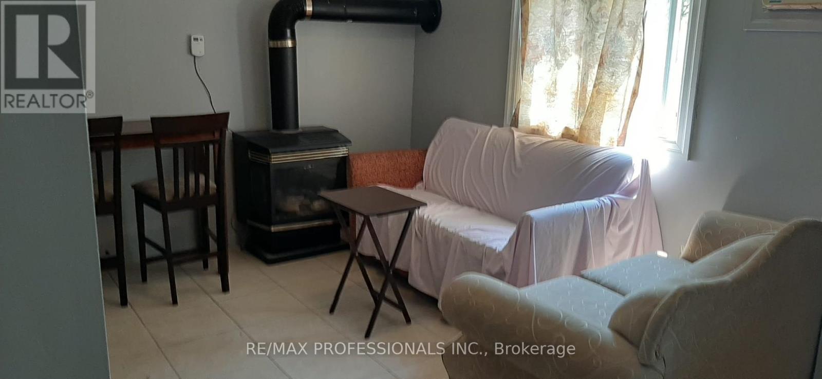 63 Beck Street, Wasaga Beach, Ontario  L9Z 2K9 - Photo 8 - S12109130