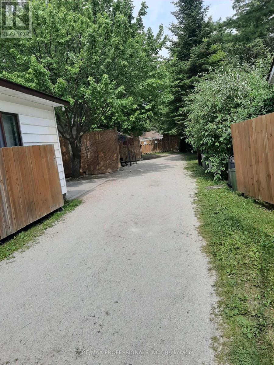 63 Beck Street, Wasaga Beach, Ontario  L9Z 2K9 - Photo 9 - S12109130