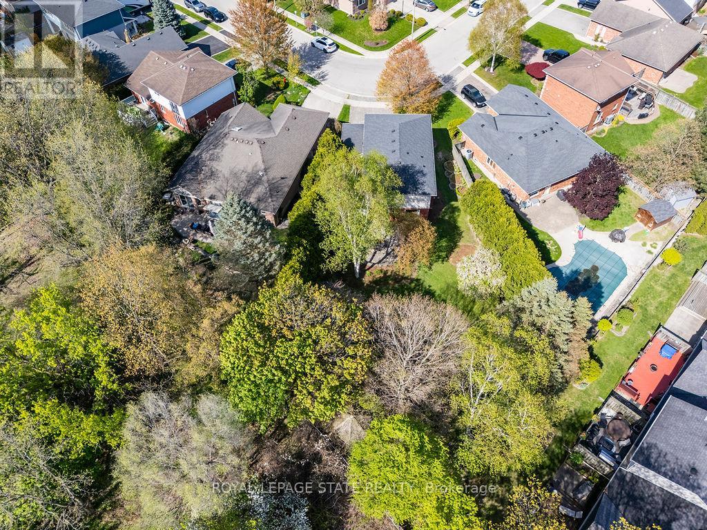 16 Linington Trail, Hamilton (Dundas), Ontario  L9H 7A3 - Photo 48 - X12147413