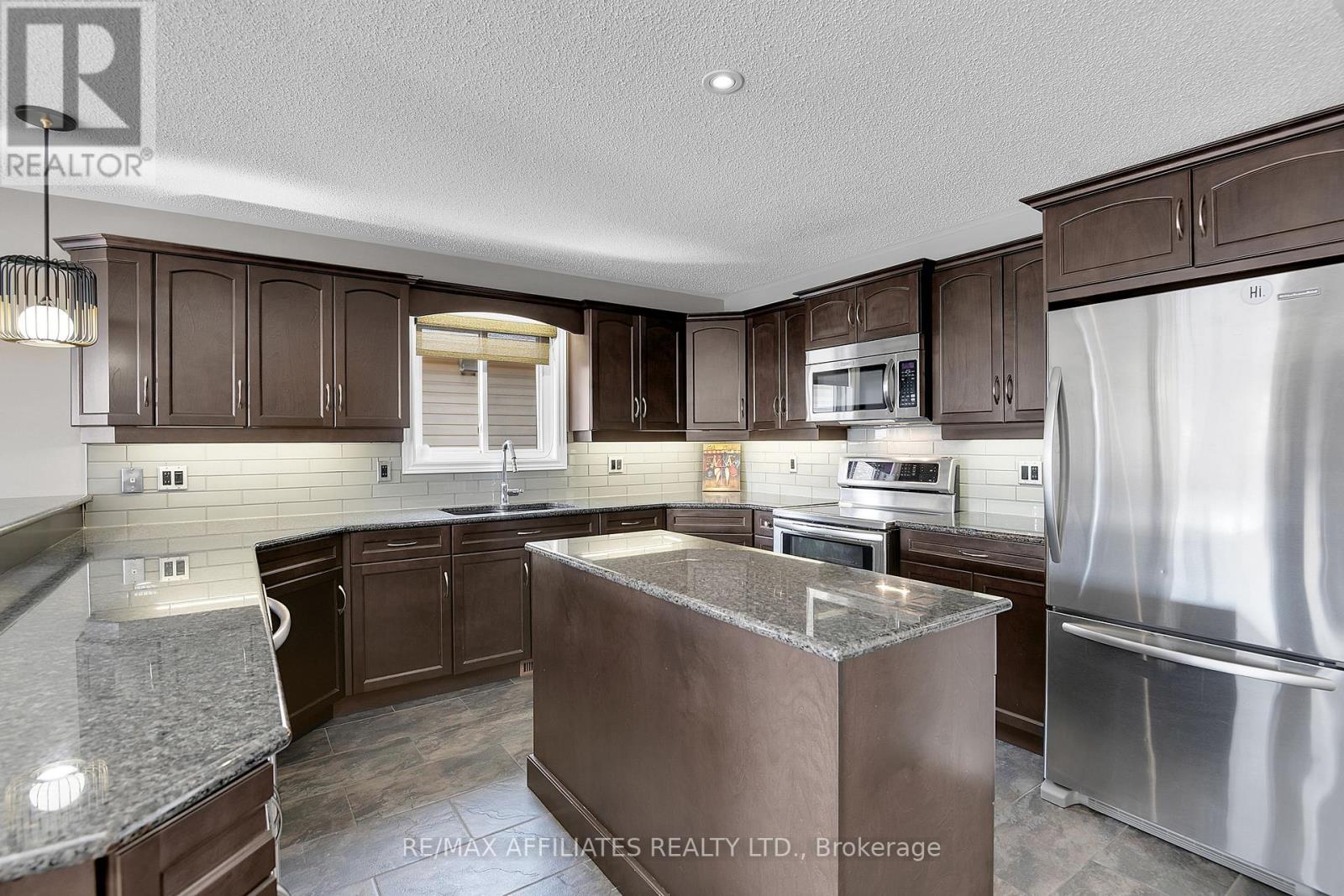 448 Van Dusen Street, Mississippi Mills, Ontario  K0A 1A0 - Photo 4 - X12043762