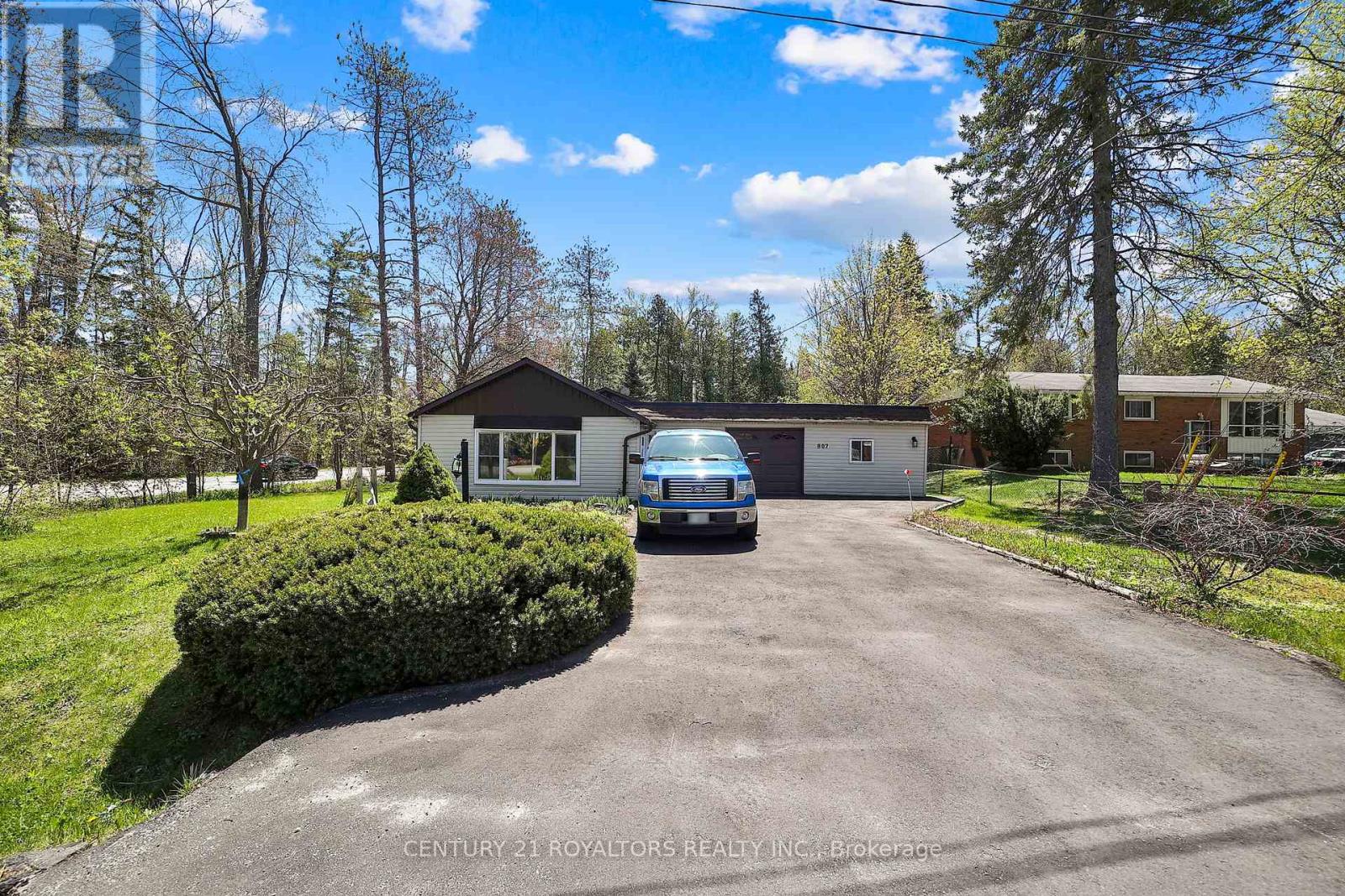 Property at 807 JOSEPH STREET image 1