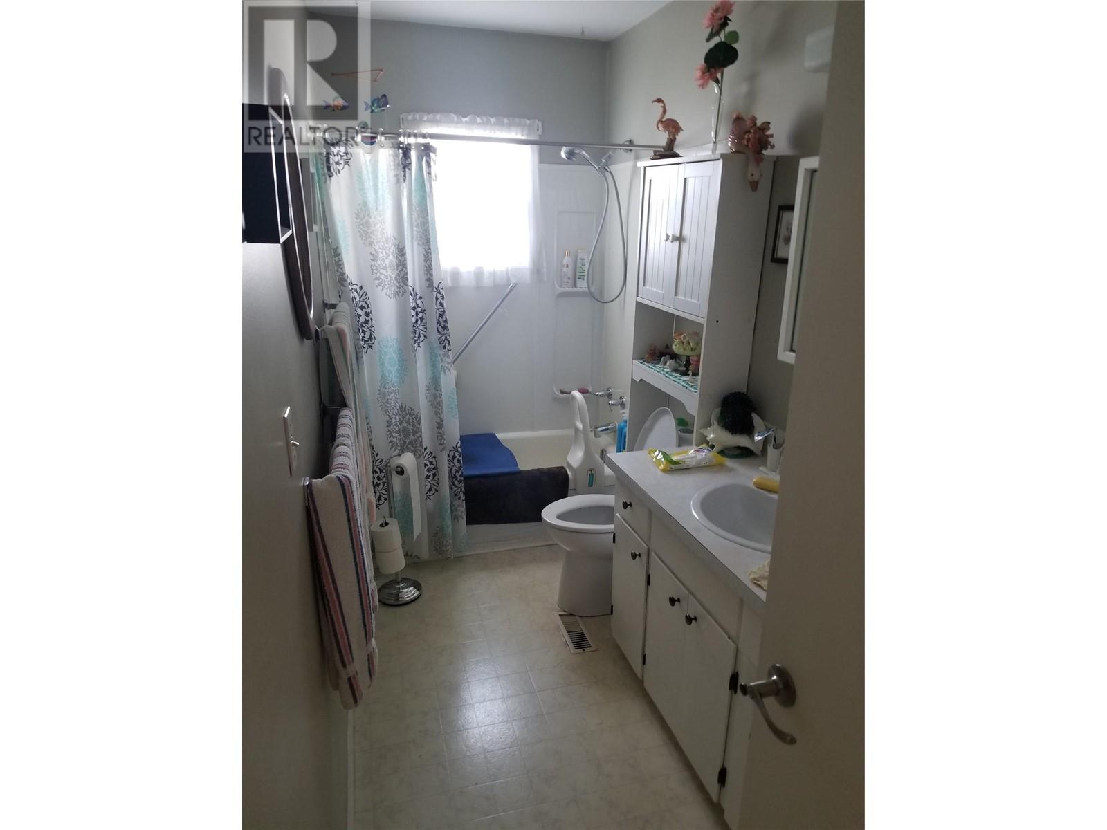 721-725 Shuswap Avenue, Chase, British Columbia  V0E 1M0 - Photo 21 - 10347971