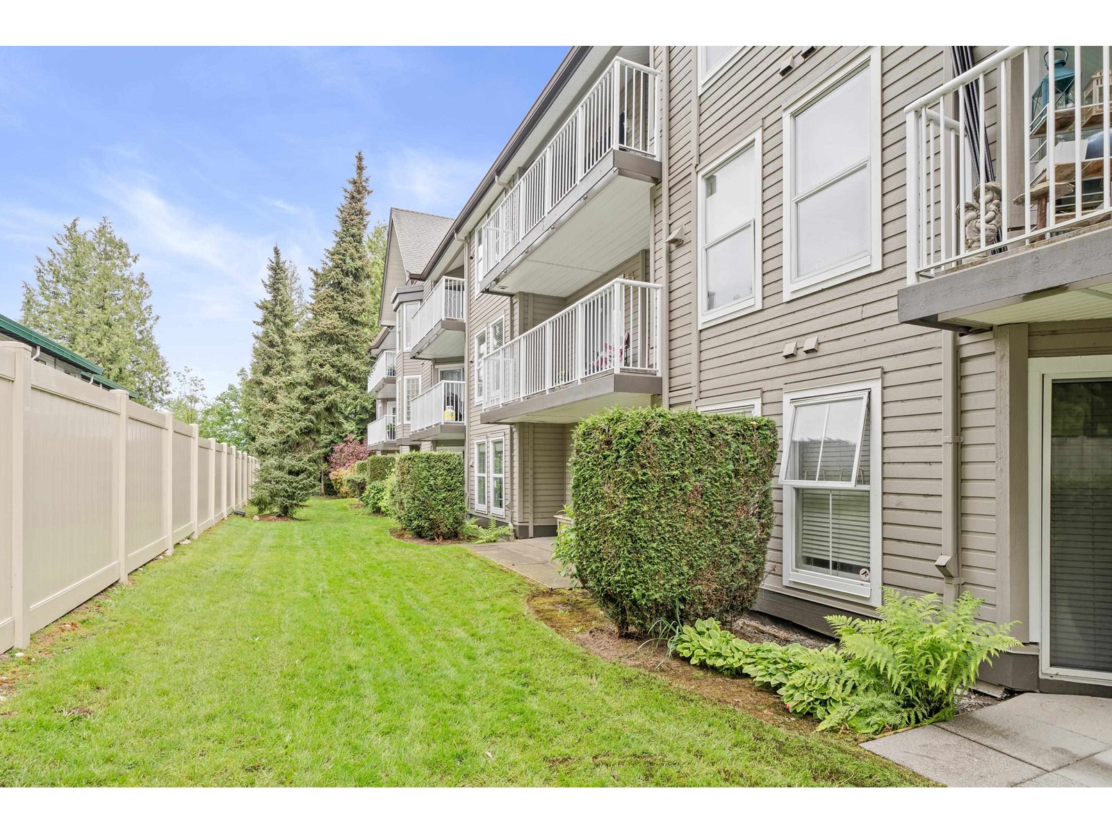 103 15160 108 Avenue, Surrey, British Columbia  V3R 0V2 - Photo 3 - R3002886