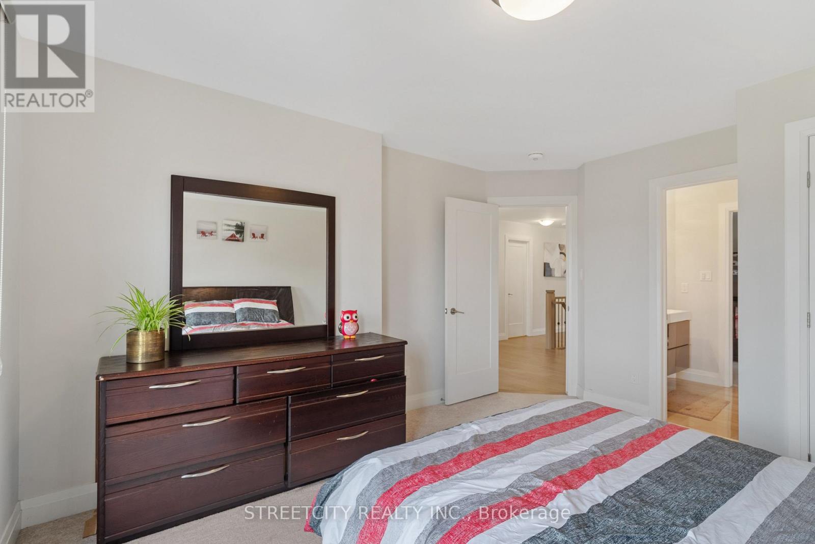 1225 Silverfox Drive, London North, Ontario  N6G 0V8 - Photo 18 - X12148582