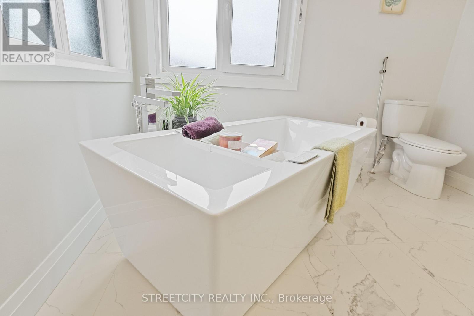 1225 Silverfox Drive, London North, Ontario  N6G 0V8 - Photo 23 - X12148582