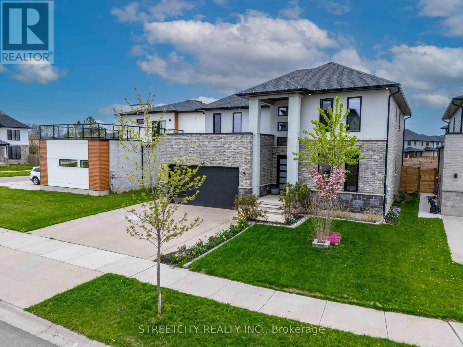 1225 Silverfox Drive, London North, Ontario  N6G 0V8 - Photo 3 - X12148582
