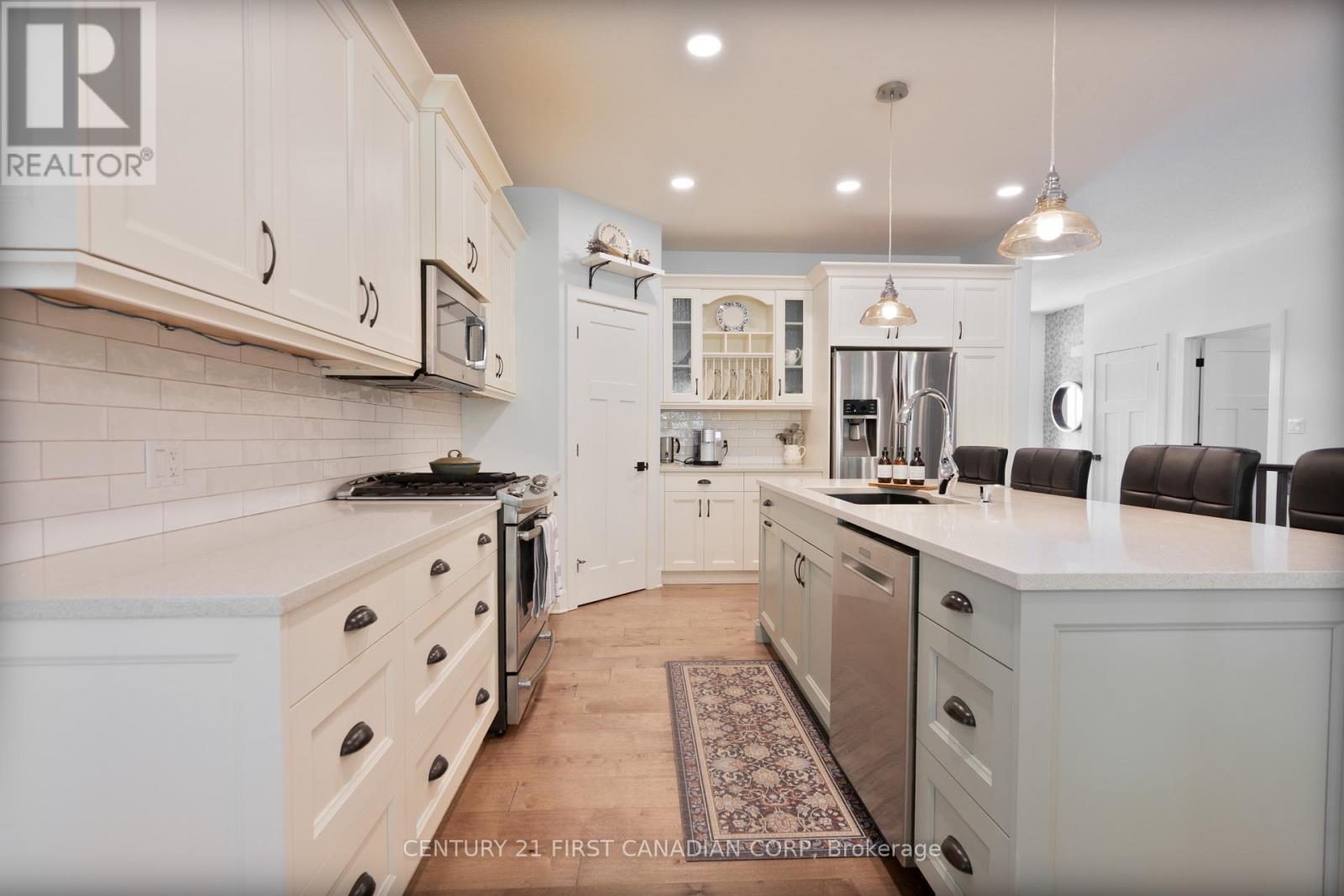 302 Songbird Lane, Middlesex Centre (Ilderton), Ontario  N0M 2A0 - Photo 10 - X12148635