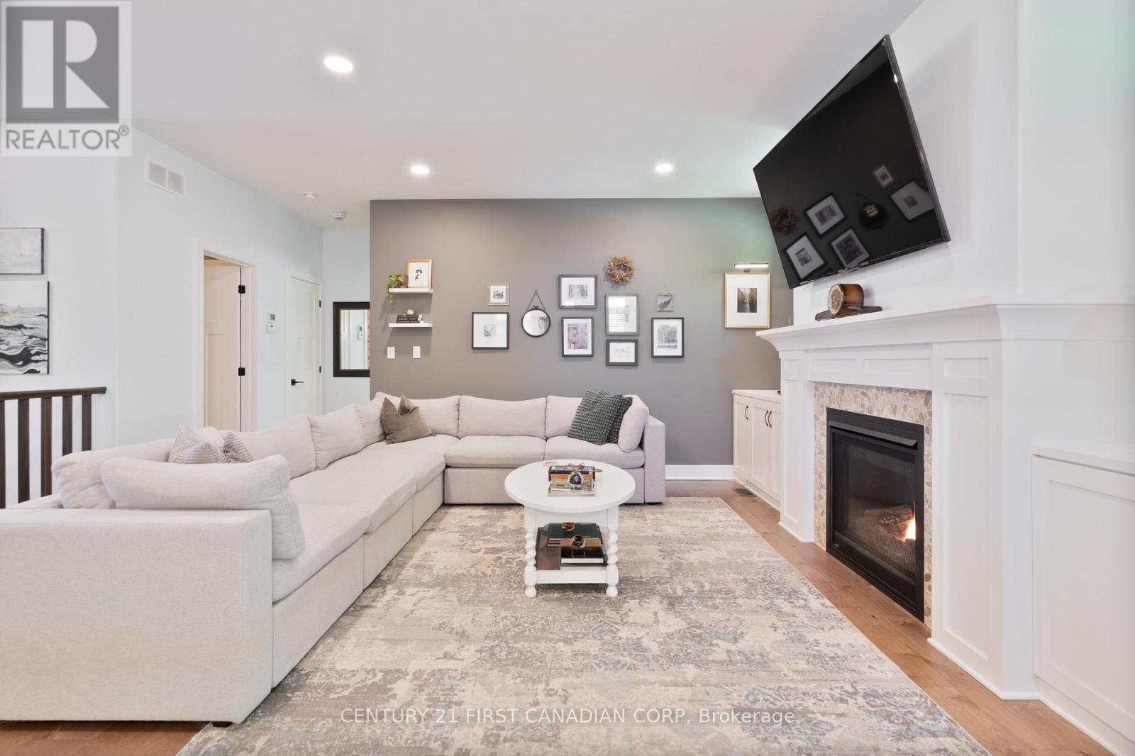 302 Songbird Lane, Middlesex Centre (Ilderton), Ontario  N0M 2A0 - Photo 15 - X12148635