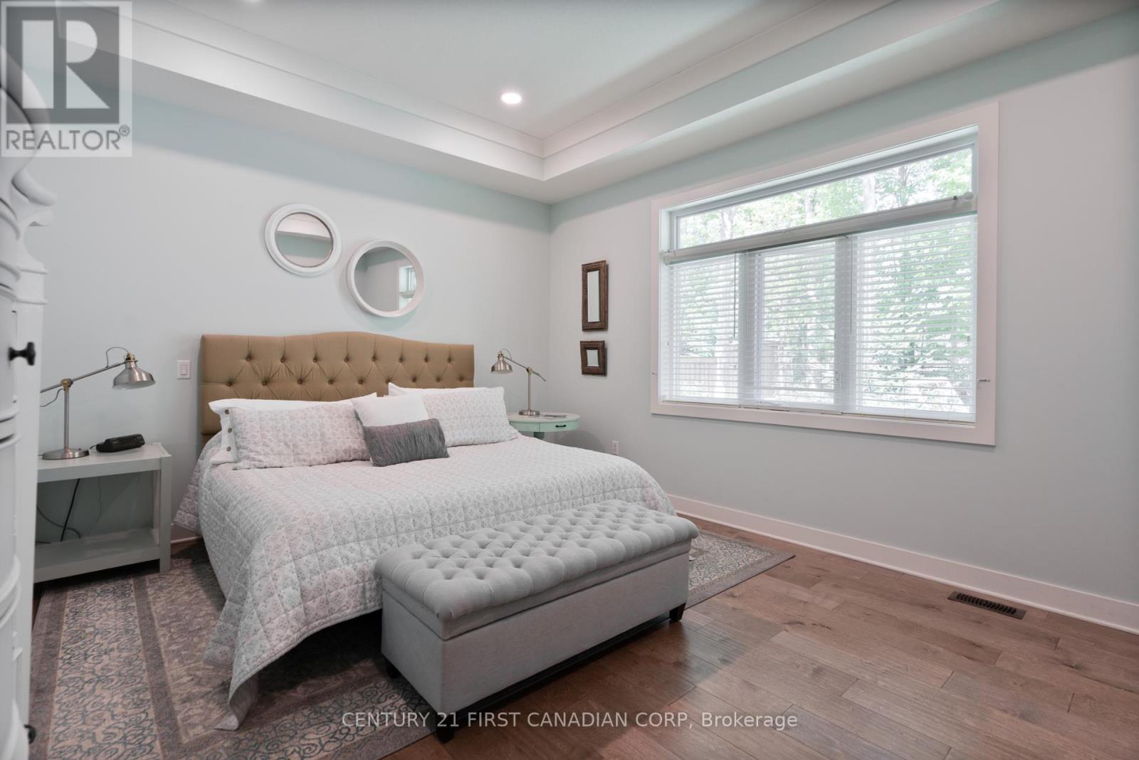 302 Songbird Lane, Middlesex Centre (Ilderton), Ontario  N0M 2A0 - Photo 17 - X12148635