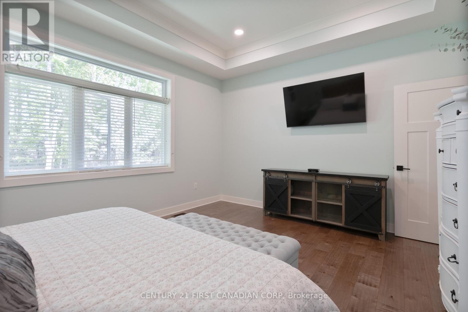 302 Songbird Lane, Middlesex Centre (Ilderton), Ontario  N0M 2A0 - Photo 19 - X12148635