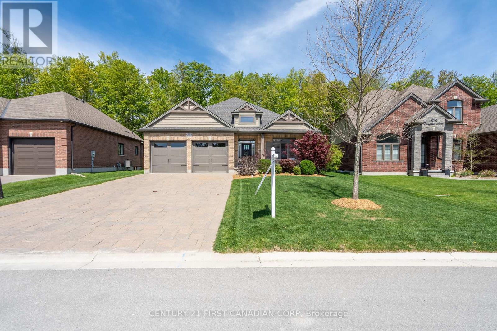 302 Songbird Lane, Middlesex Centre (Ilderton), Ontario  N0M 2A0 - Photo 2 - X12148635