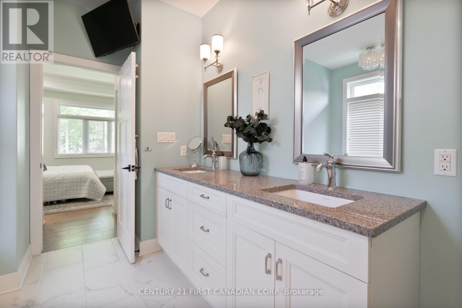 302 Songbird Lane, Middlesex Centre (Ilderton), Ontario  N0M 2A0 - Photo 20 - X12148635