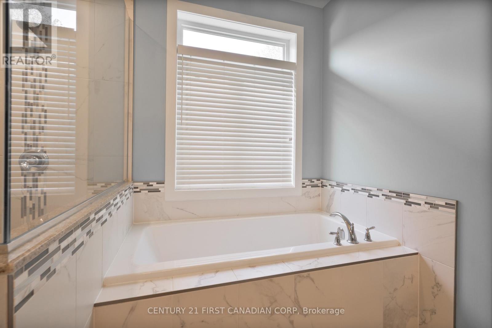 302 Songbird Lane, Middlesex Centre (Ilderton), Ontario  N0M 2A0 - Photo 21 - X12148635