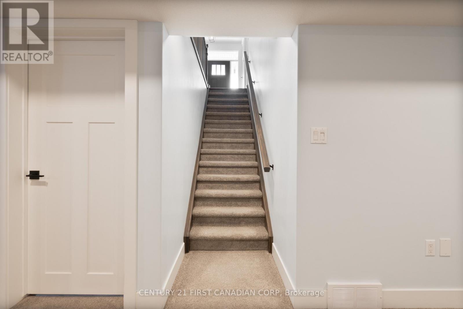 302 Songbird Lane, Middlesex Centre (Ilderton), Ontario  N0M 2A0 - Photo 23 - X12148635