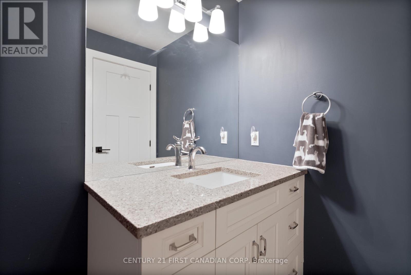 302 Songbird Lane, Middlesex Centre (Ilderton), Ontario  N0M 2A0 - Photo 26 - X12148635
