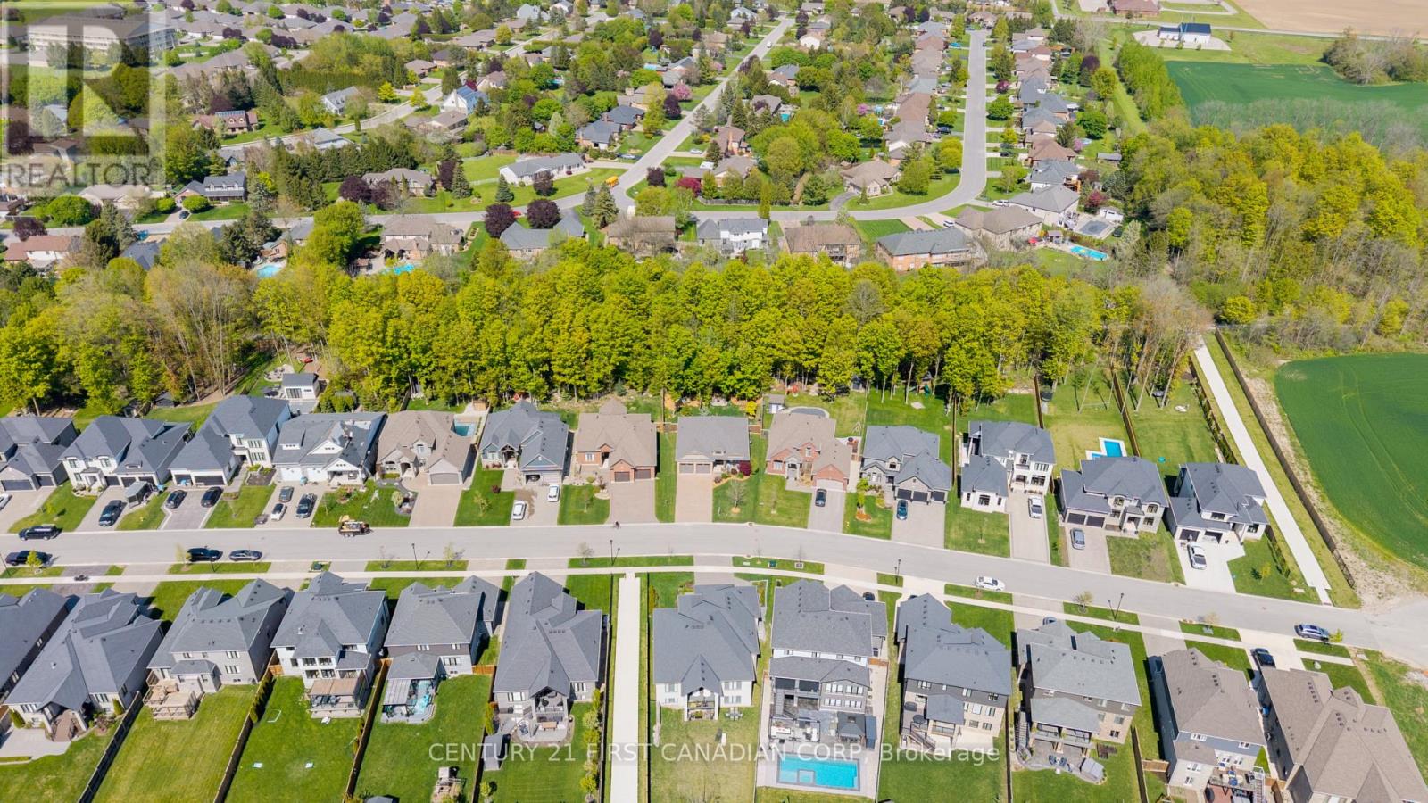 302 Songbird Lane, Middlesex Centre (Ilderton), Ontario  N0M 2A0 - Photo 42 - X12148635