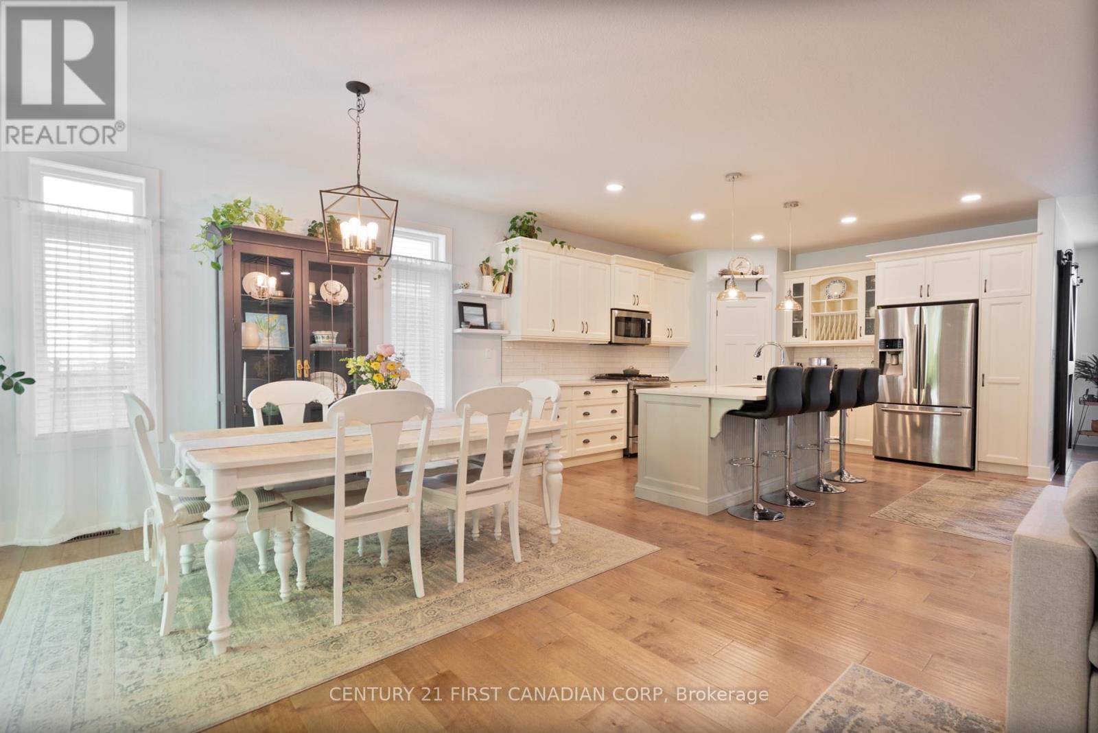 302 Songbird Lane, Middlesex Centre (Ilderton), Ontario  N0M 2A0 - Photo 8 - X12148635