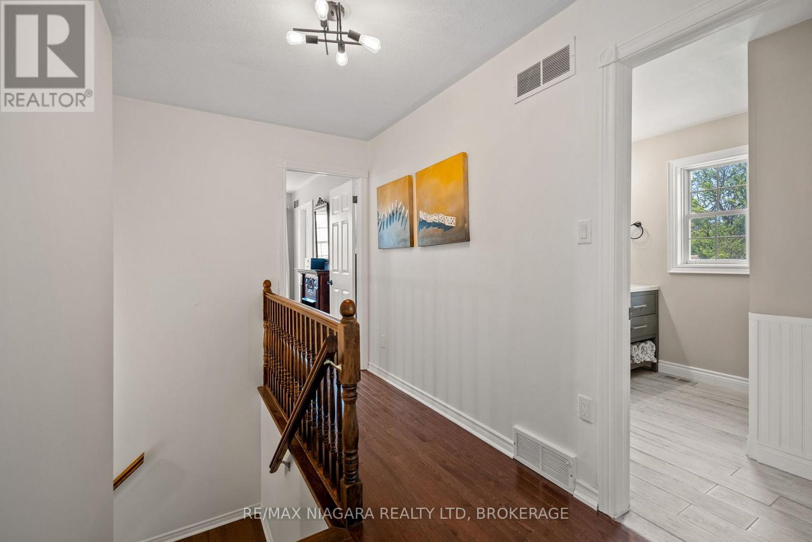 514 King Street, Niagara-On-The-Lake, Ontario  L0S 1J0 - Photo 11 - X12148548