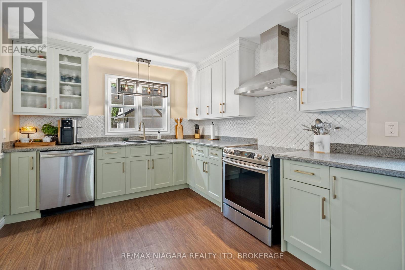 514 King Street, Niagara-On-The-Lake, Ontario  L0S 1J0 - Photo 5 - X12148548