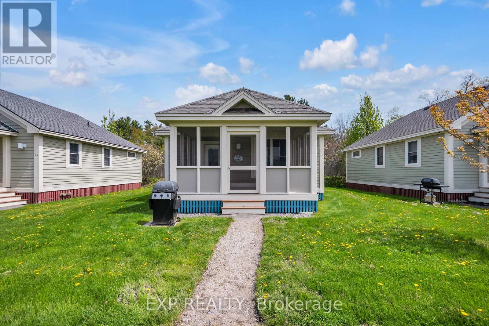 Property at 48 MEADOWVIEW LANE image 1