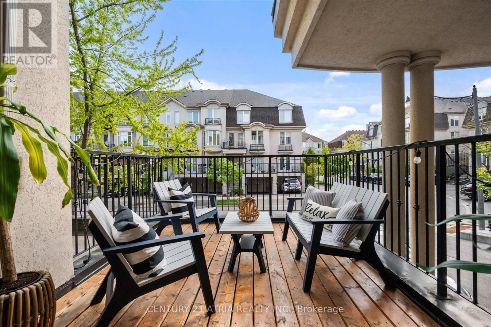 291 David Dunlap Circle, Toronto, Ontario  M3C 4B9 - Photo 2 - C12144170