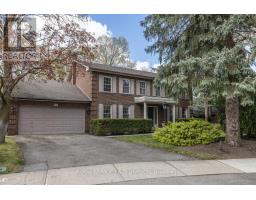 16 BOBWHITE CRESCENT, Toronto, Ontario